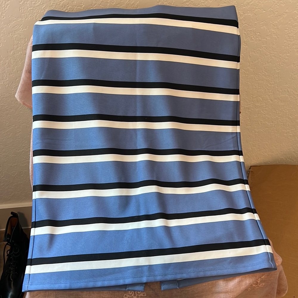 Stretchy and comfy striped pencil skirt with elastic waist, super slimming!